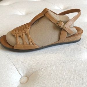 Clarks Womens 8 1/2 Sandals Indigo 83986 Leather  Ankle Buckle 1 Inch Wedge Heel